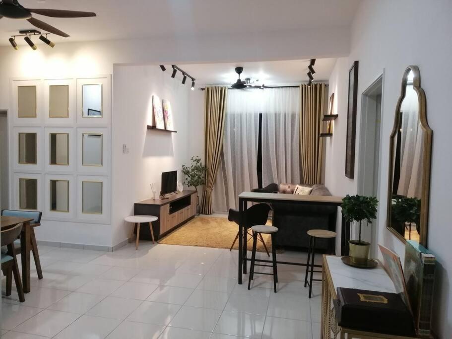 Homestay Casa Nur Iman @Adelia Kajang Exteriör bild