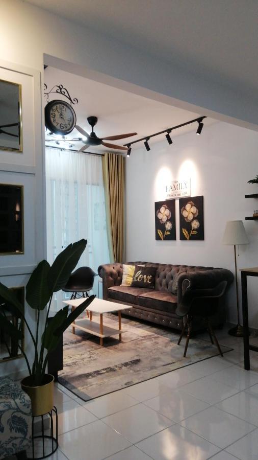 Homestay Casa Nur Iman @Adelia Kajang Exteriör bild